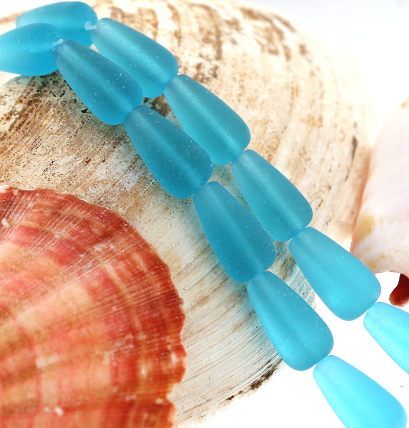 Perles de verre de mer de culture en forme de larme 16 mm x 8 mm - Bleu océan givré - 1 brin 6 perles - U167