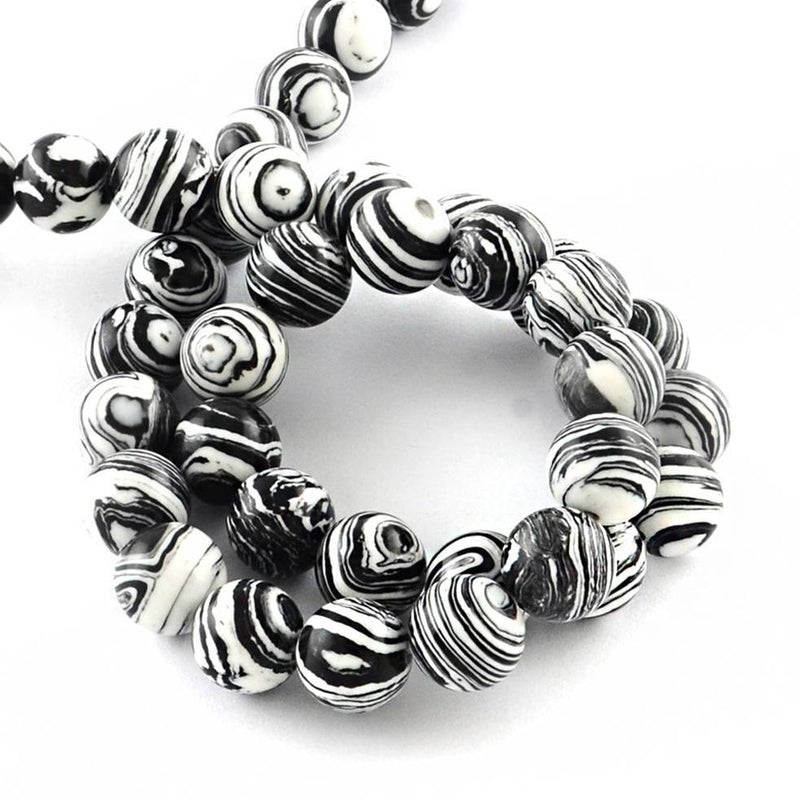 Perles de pierres précieuses synthétiques rondes 8 mm - Marbre noir et blanc - 1 brin 50 perles - BD274