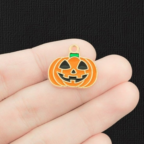 5 breloques en émail doré Jack-O-Lantern - E1413