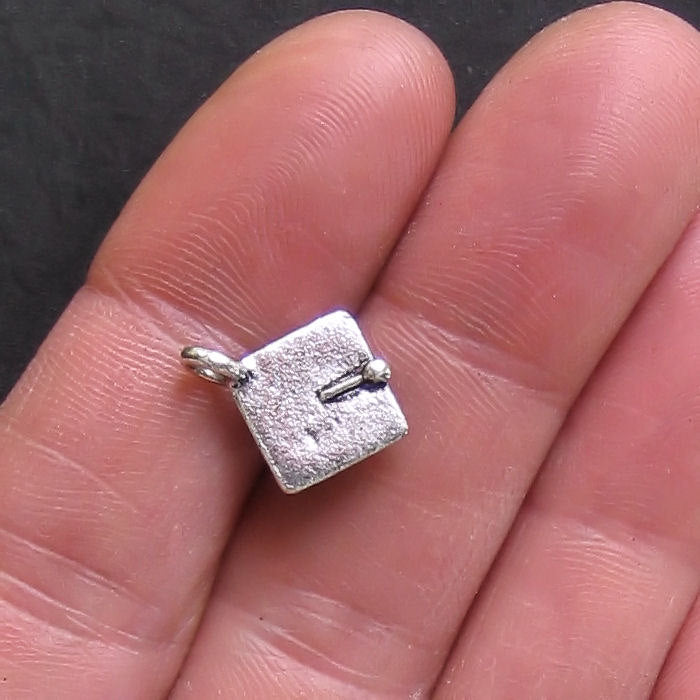 5 Graduation Cap Antique Silver Tone Charms 3D - SC204