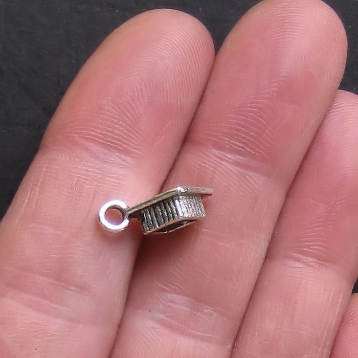 5 Graduation Cap Antique Silver Tone Charms 3D - SC204