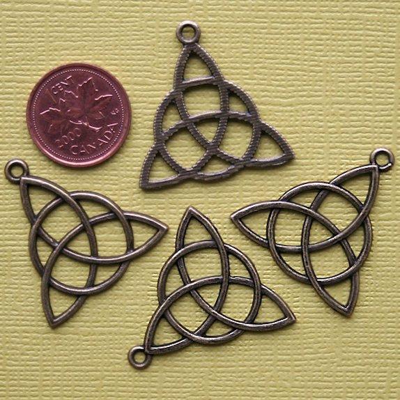 5 Celtic Knot Bronze Tone Charms 2 Sided - BC544