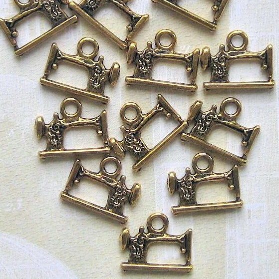 SALE 5 Sewing Machine Antique Gold Tone Charms 2 Sided - GC038