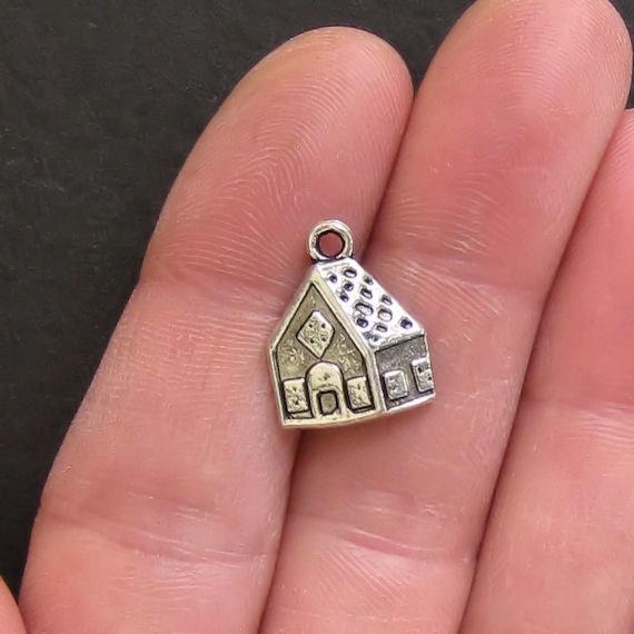 6 Gingerbread House Antique Silver Tone Charms - XC020