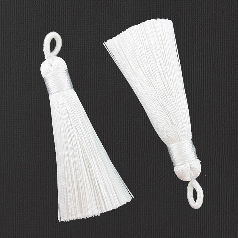 Polyester Tassels with Attached Loop - Snow White - 2 Pieces - TSP029