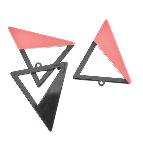 2 charms triangle rose en résine - K580