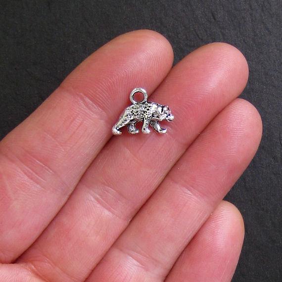 8 breloques argentées antiques ours 2 faces - SC764