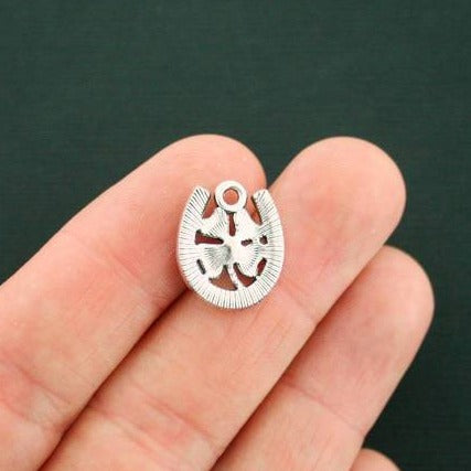 8 trèfle à quatre feuilles et fer à cheval breloques argentées antiques - SC6920