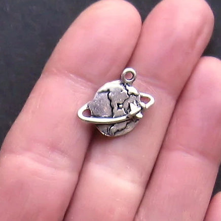 8 Globe Antique Silver Tone Charms 2 Faces - SC829
