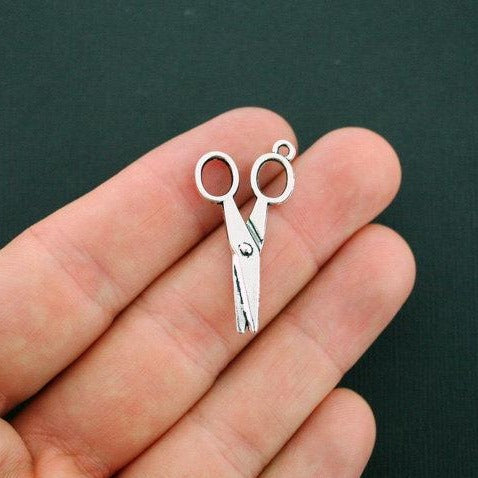 8 ciseaux breloques argentées antiques 2 faces - SC5731