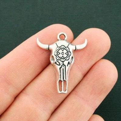 8 Cattle Skull Antique Silver Tone Charms - SC6517