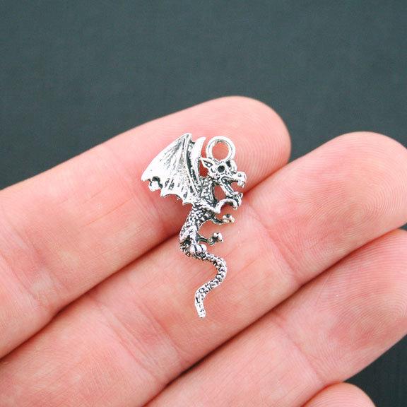 8 breloques argentées antiques Dragon 2 faces - SC4948