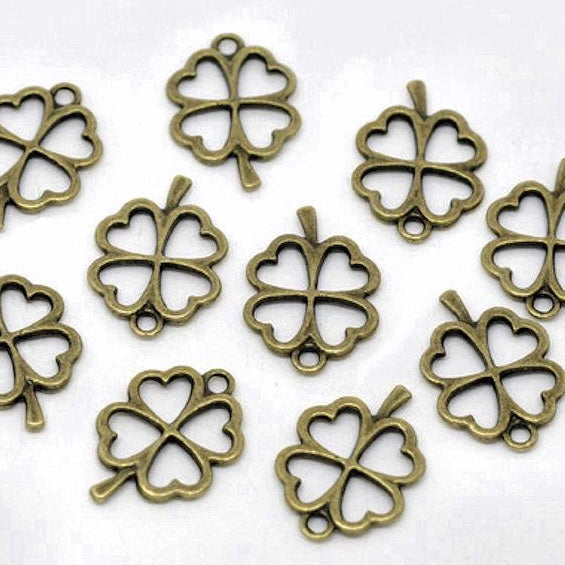 8 trèfle à quatre feuilles breloques ton bronze antique 2 faces - BC444