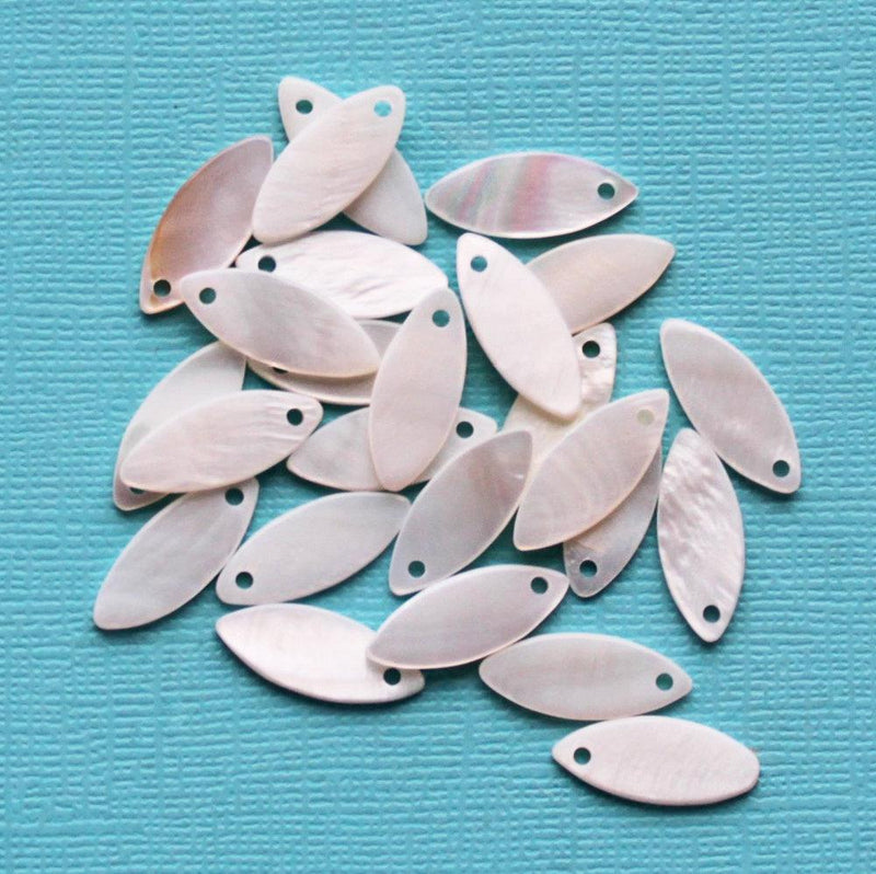 8 Natural Shell Charms - Z131