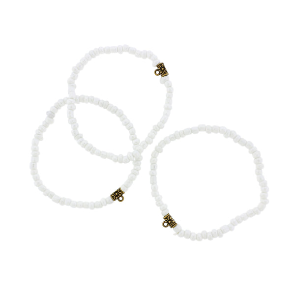 Bracelets de perles acryliques de graines 62mm - Blanc avec bélière argentée antique - 5 bracelets - BB255