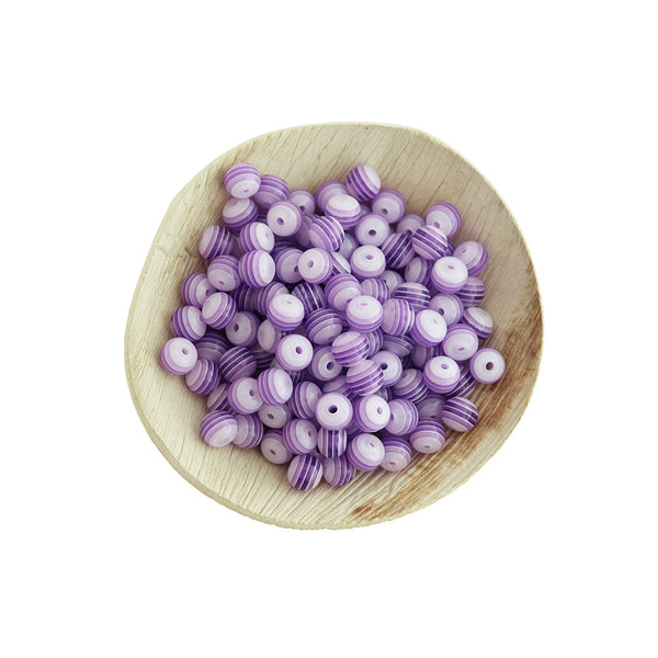 Perles rondes en résine 8 mm - Rayure violette - 100 perles - BD563