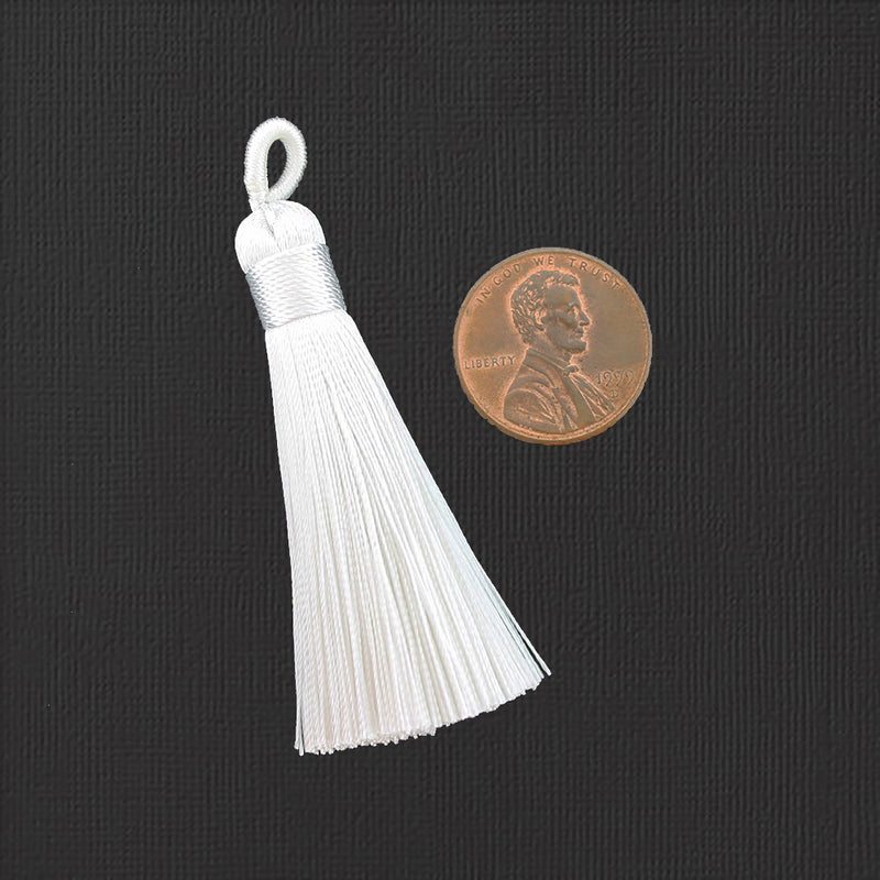 Polyester Tassels with Attached Loop - Snow White - 2 Pieces - TSP029