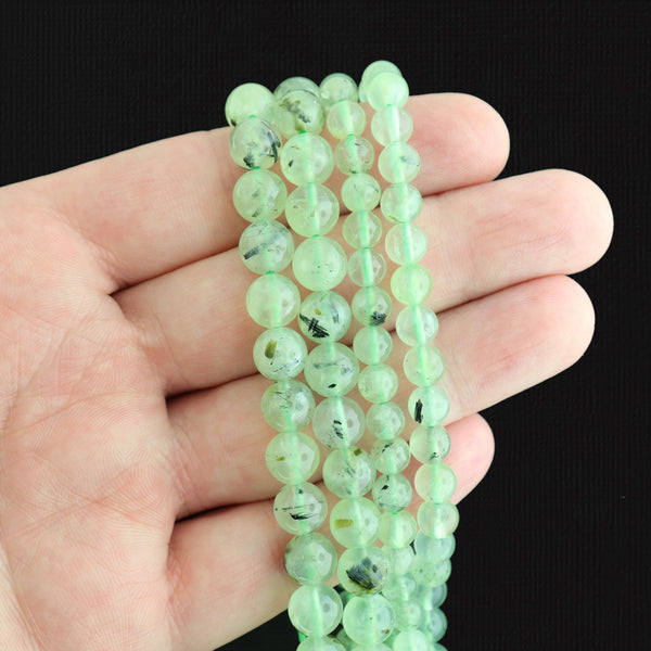Perles de prehnite naturelles rondes 6mm ou 8mm - Choisissez votre taille - Vert pâle - 1 brin complet de 15,5" - BD1691