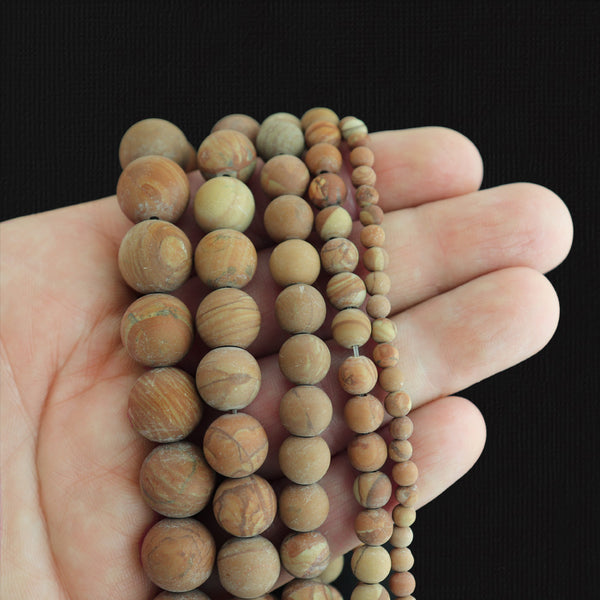 Perles rondes en pierre de grain naturel 4mm - 12mm - Choisissez votre taille - Marron givré - 1 brin complet - BD2751