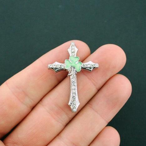 Charme en émail argenté antique de croix celtique - SC5806