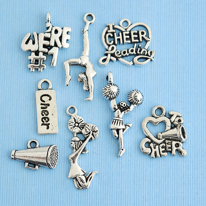 Cheerleader Charm Collection Ton argent antique - 8 breloques différentes - COL007