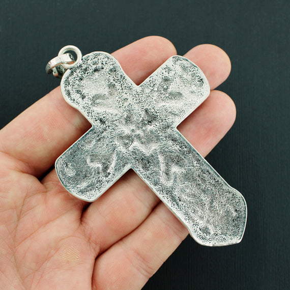 Breloque en forme de croix argentée antique - SC7653