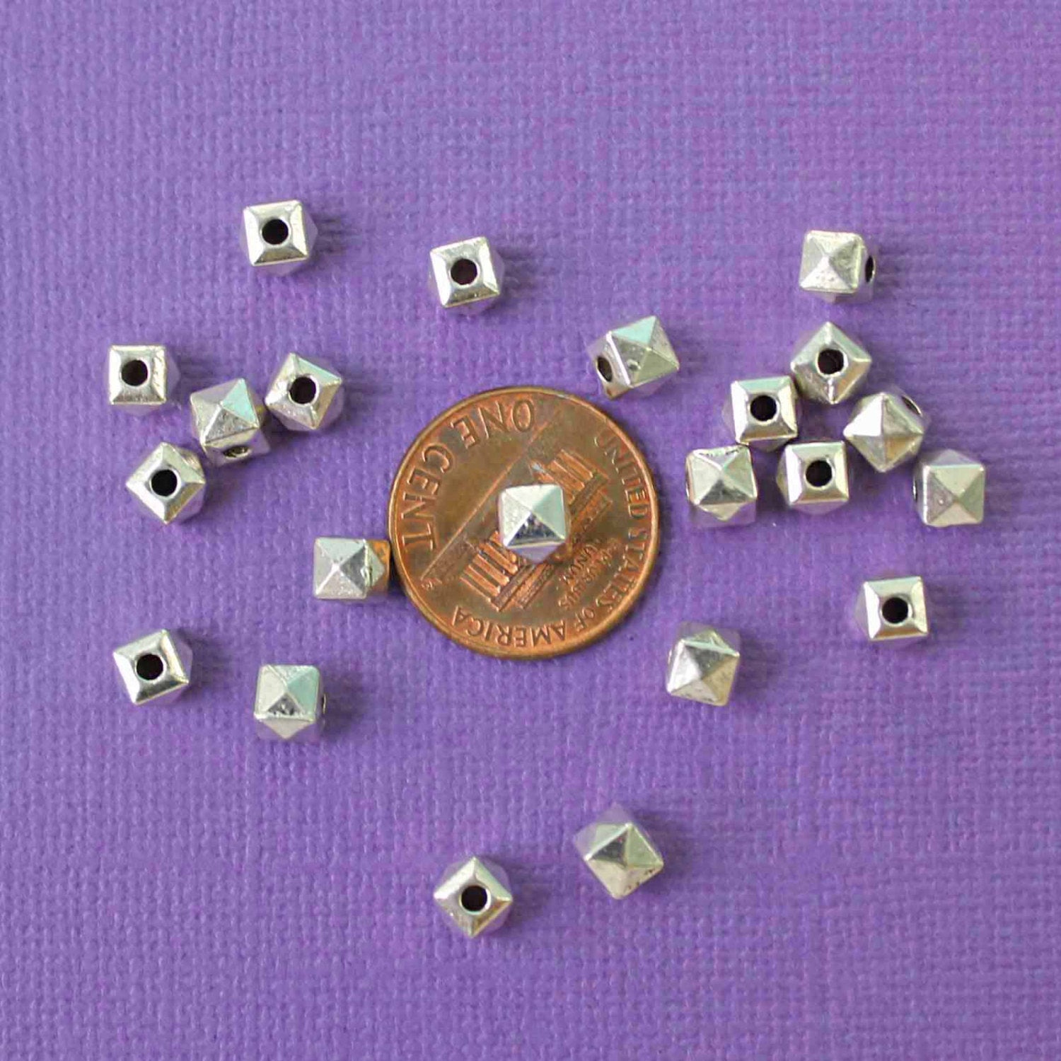 Perles d'espacement à facettes 5 mm x 5 mm - ton argent - 50 perles - FD446