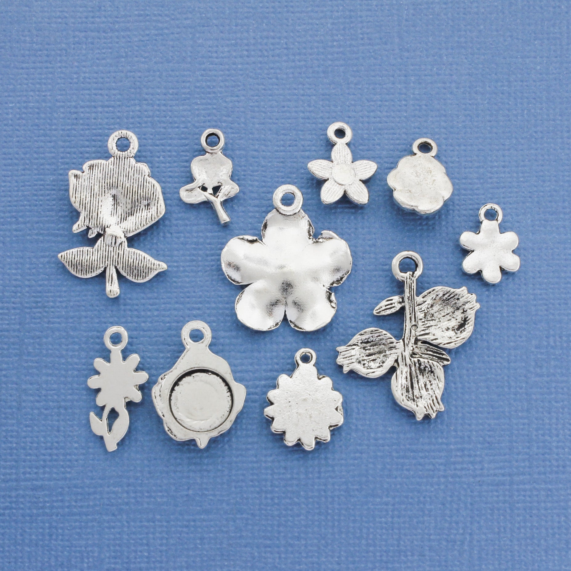 Flower Charm Collection Ton argent antique 10 breloques différentes - COL083