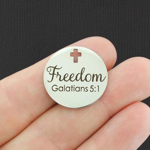 Galates 5: 1 Breloques Croix en Acier Inoxydable - Liberté - BFS023-2378