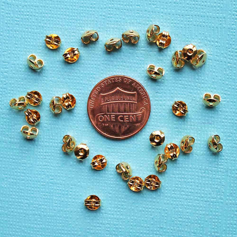Boucles d'oreilles dorées - 5 mm x 4,5 mm x 3 mm - 50 pièces - FD272