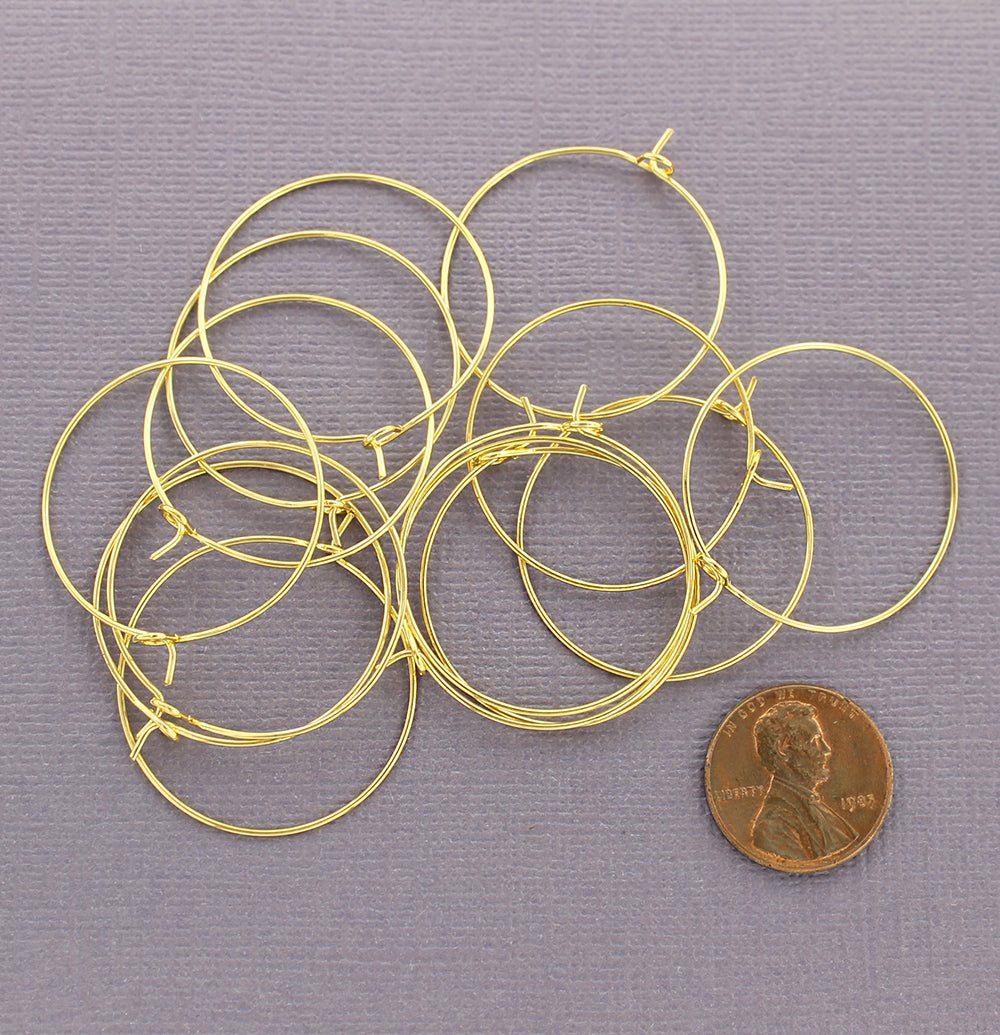 Fils de boucles d'oreilles dorés - Cerceaux à breloques de vin - 30 mm - 50 pièces 25 paires - Z549