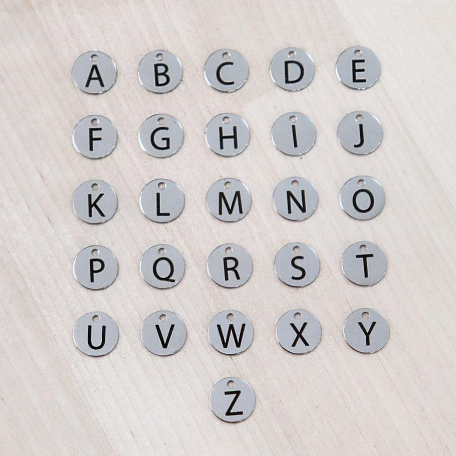 Ensemble de Charms Alphabet en Acier Inoxydable - Rond 10mm - Alphabet Majuscule - ALPHA3700BFS