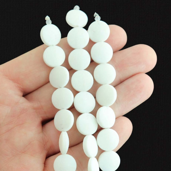 Perles en verre de mer de culture pièce de monnaie 12 mm - Blanc - 1 rang 8 perles - U127