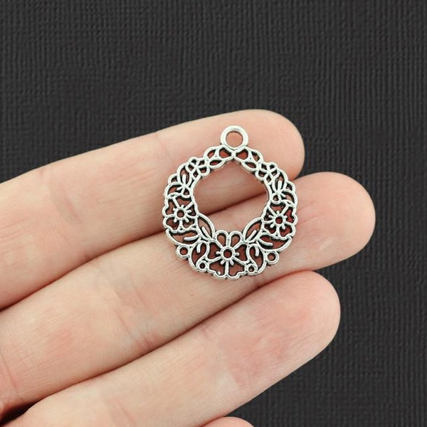 8 breloques de ton argent antique couronne de Noël - XC017
