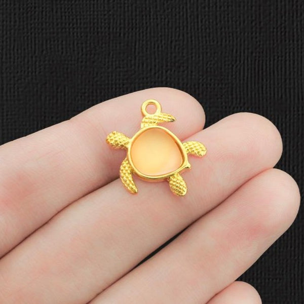 Charm Tortue Doré Avec Verre De Mer Orange Incrusté - GC665