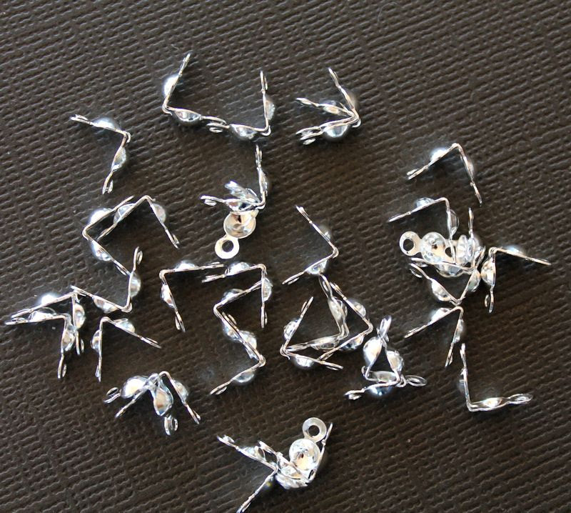 Pointes de perles argentées - 8 mm x 4 mm à clapet - 500 pièces - FD004