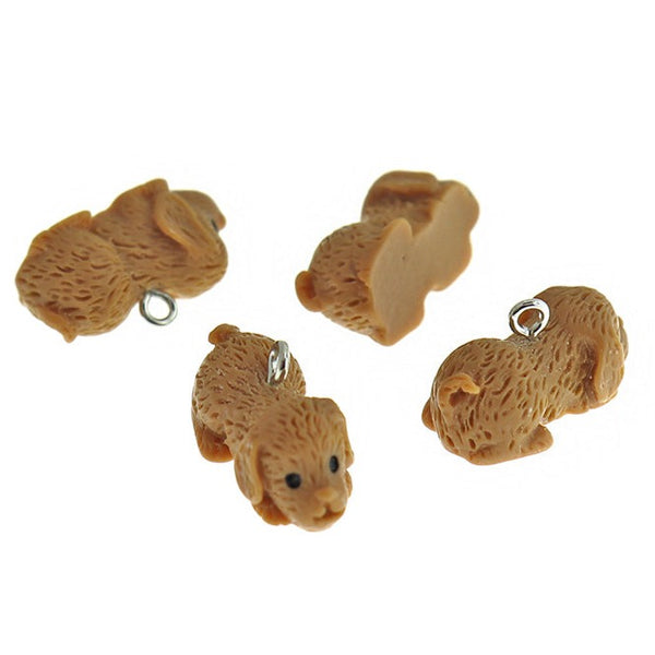 4 breloques chien marron clair en résine - K158
