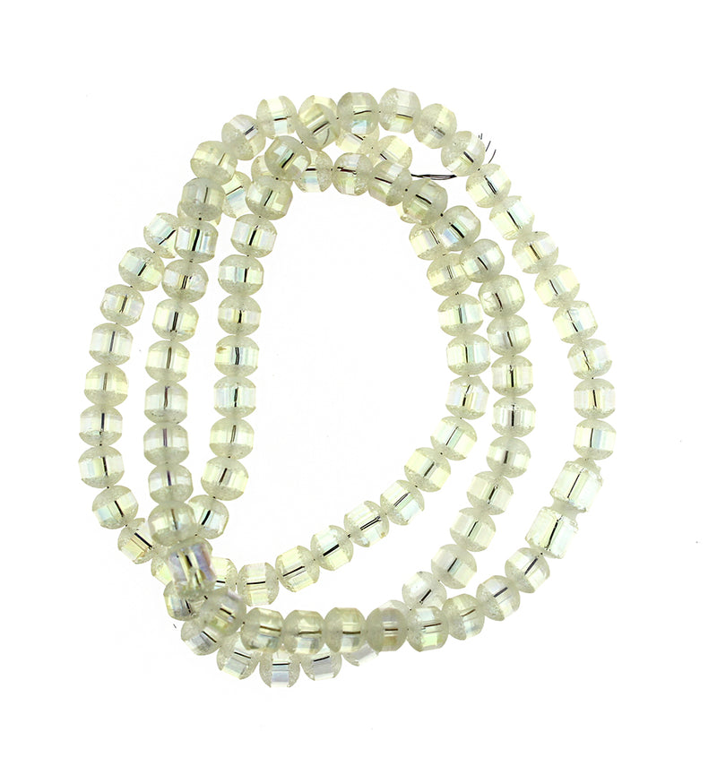 Perles de Verre Rondes 4mm - Opale Blanche Métallisée Givrée - 1 Rang 100 Perles - BD844