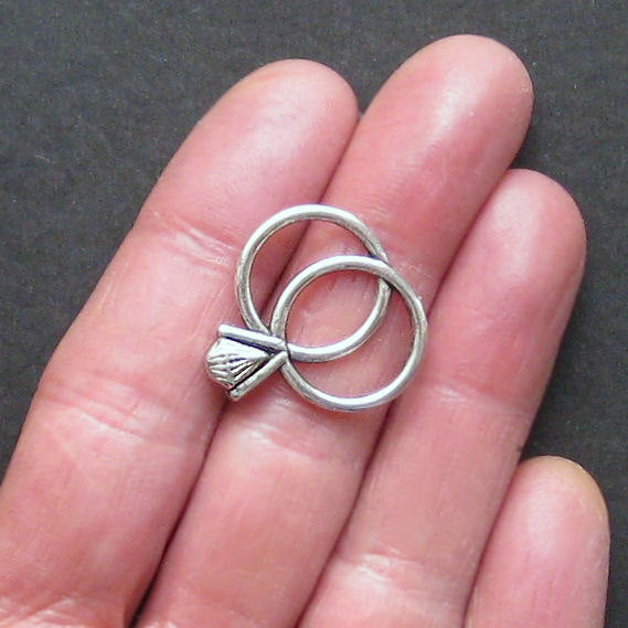 4 anneaux de mariage breloques argentées antiques - SC402