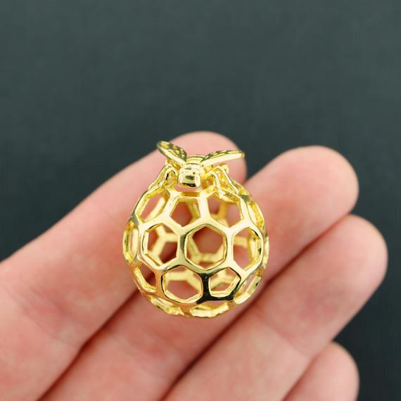 Bee Gold Tone Charm 3D - GC353