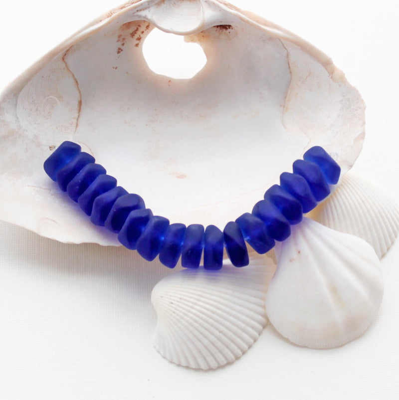 Nugget Cultured Sea Glass Beads 14mm x 15mm x 5mm - Bleu Cobalt - 1 Rang 10 Perles - U093