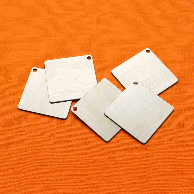 Ébauches d'estampage carrées - Aluminium argenté - 1,5" - 5 étiquettes - MT386