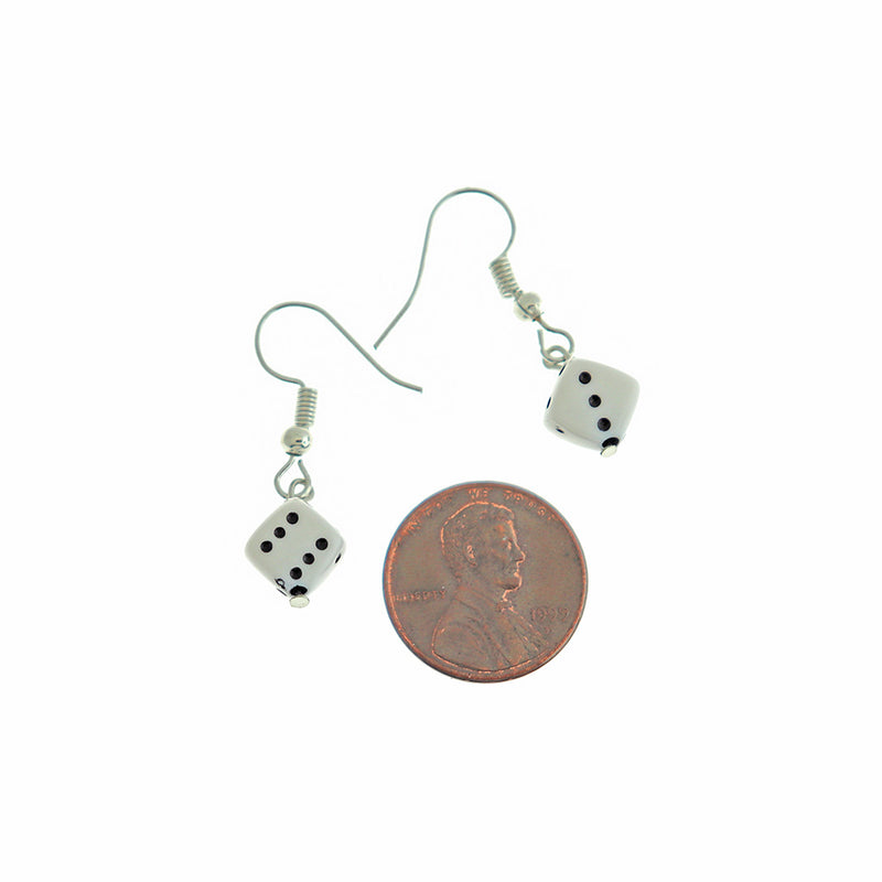 Boucles d'oreilles en dés blancs en acrylique - Style de crochet français argenté - 2 pièces 1 paire - ER512