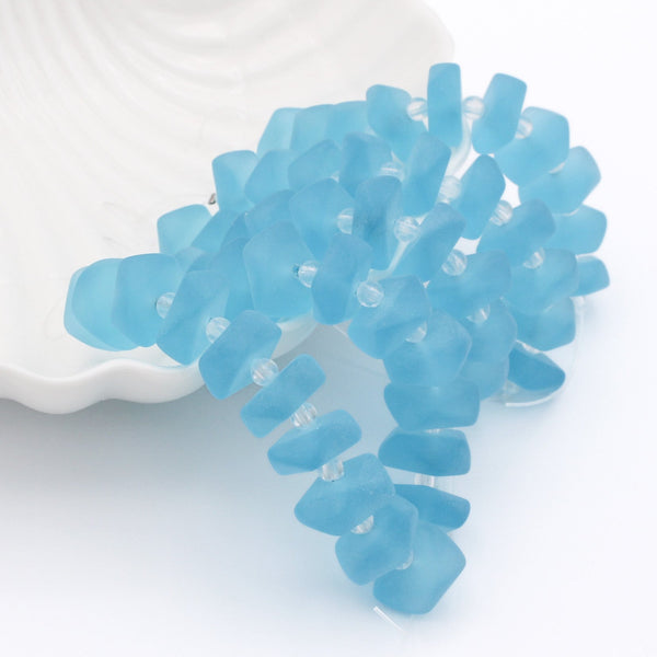 Perles de verre de mer de culture pépite 12 mm x 12 mm - Bleu clair - 1 rang de 10 perles - U103