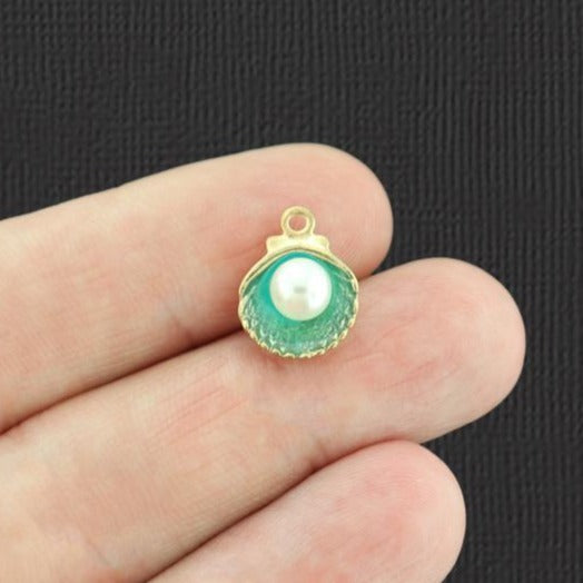 4 breloques en émail doré coquillage vert menthe avec fausse perle incrustée - E1048