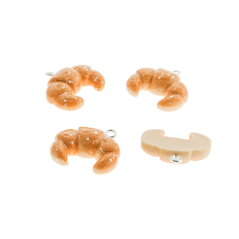 4 breloques Croissant en résine - K465