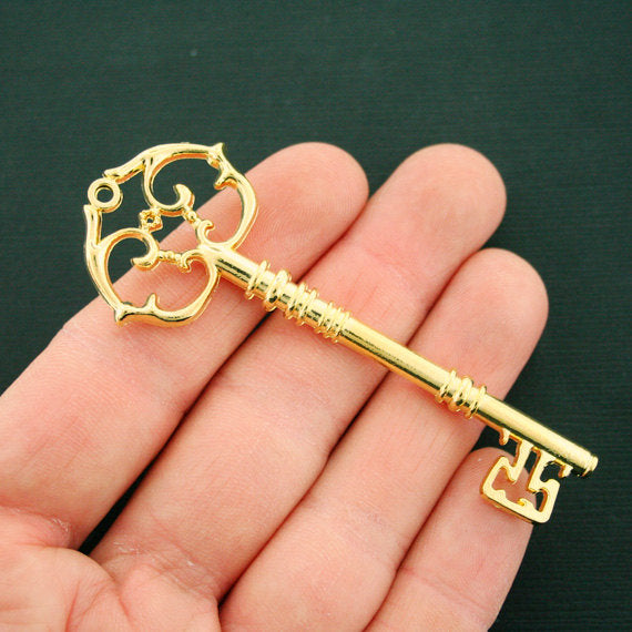 Key Gold Tone Charm 2 Sided - GC1132