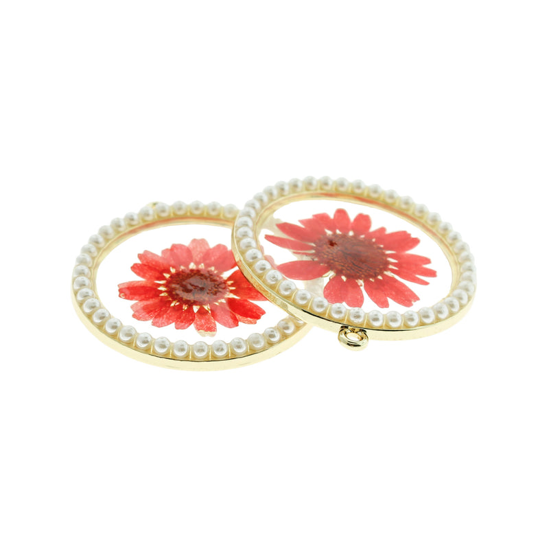 Red Dried Flower Gold Tone and Resin Charm with Imitation Pearl - K452