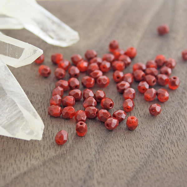 Perles de verre tchèque à facettes 4mm - Rouge rubis poli - 30 perles - CB310