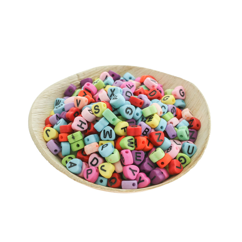 Perles Acryliques Alphabet Coeur 7mm - Lettres Assorties Arc-en-Ciel - 100 Perles - BD2672